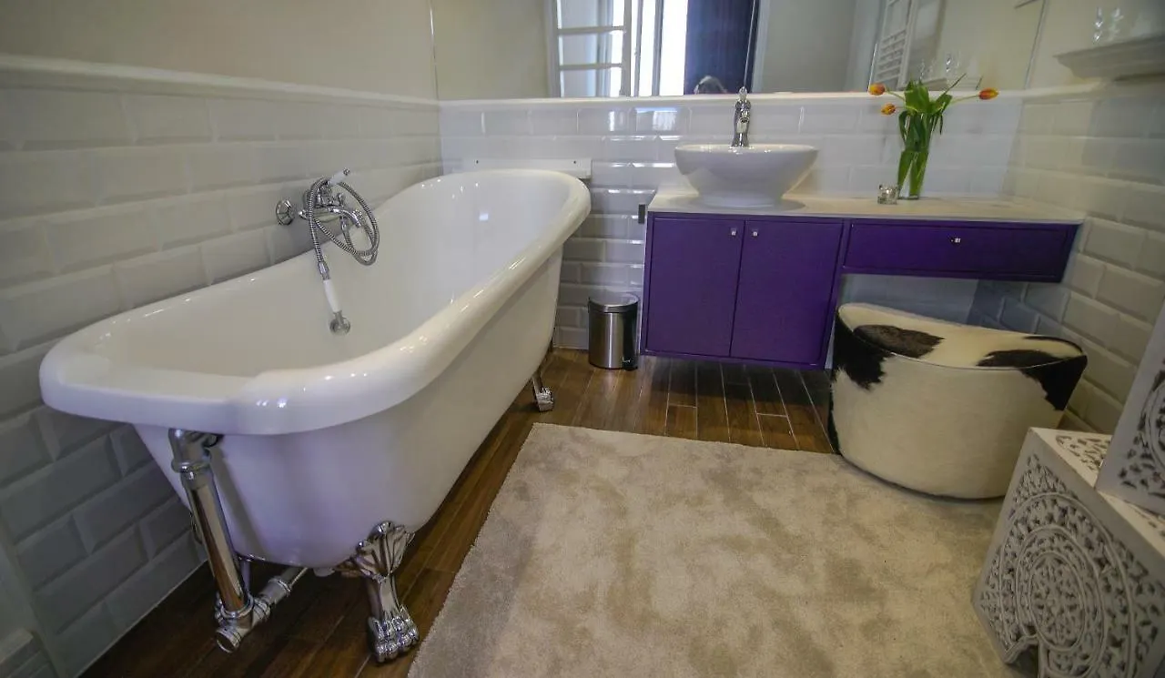 Opera Apartment With Free Parking, 2Br2Ba, Ac Budapest 0*,  Ungarn