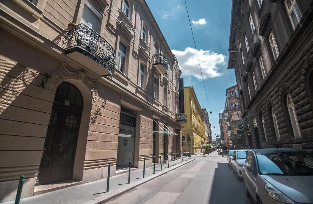 Opera Apartment With Free Parking, 2Br2Ba, Ac Budapeste 0*,