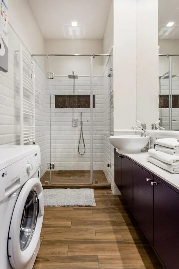 Opera Apartment With Free Parking, 2Br2Ba, Ac Budapeşte